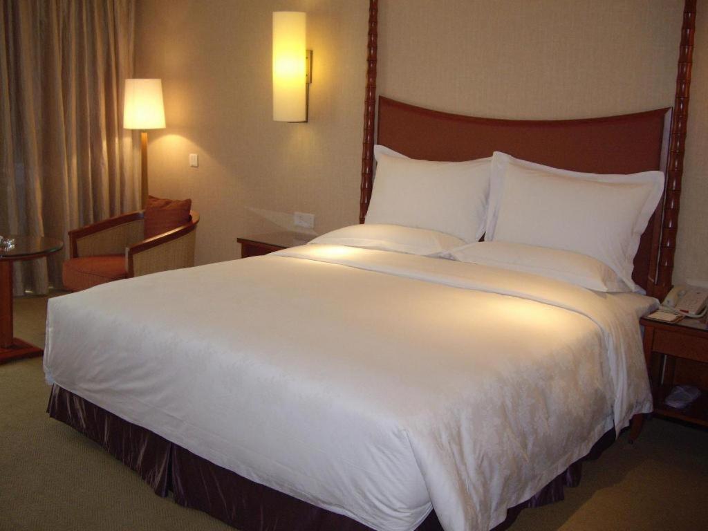 Ocean Spring Metropark Hotel Zhuhai Exteriör bild